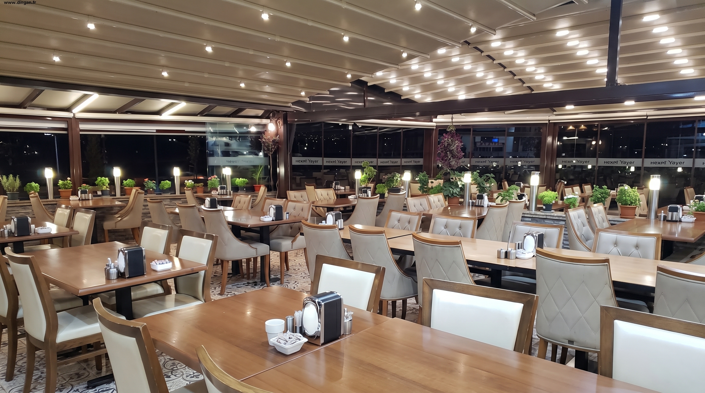 Çankaya Işıklandırılmış Salon